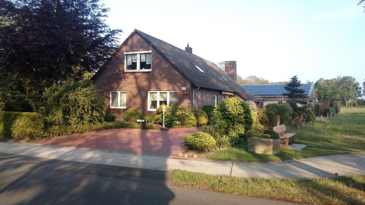 FeWo Trientje Uplengen Exterior foto